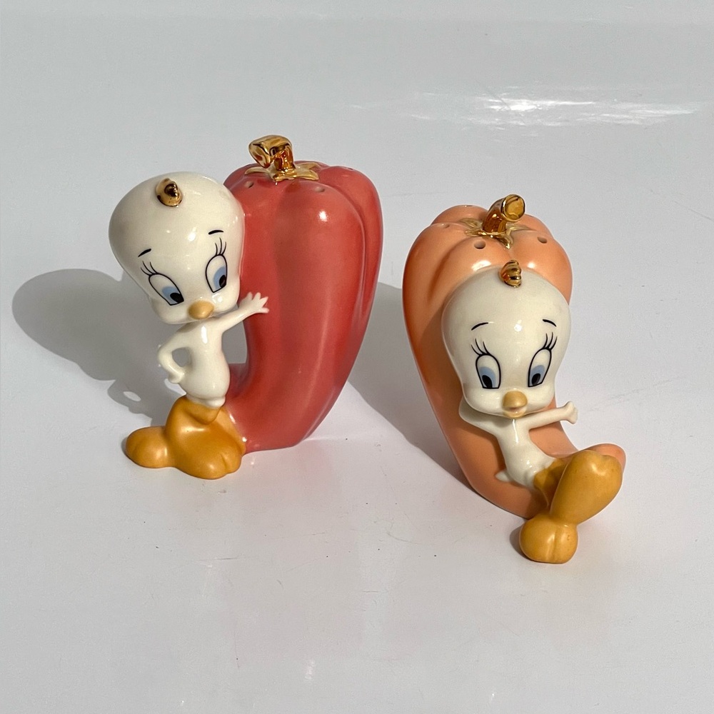 Lenox Porcelain Looney Tunes Tweety Bird Salt & Pepper Shaker Set